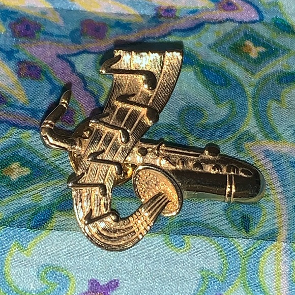 JJ Gold Tone Musical Trombone Lapel Tack Pin - Picture 3 of 13